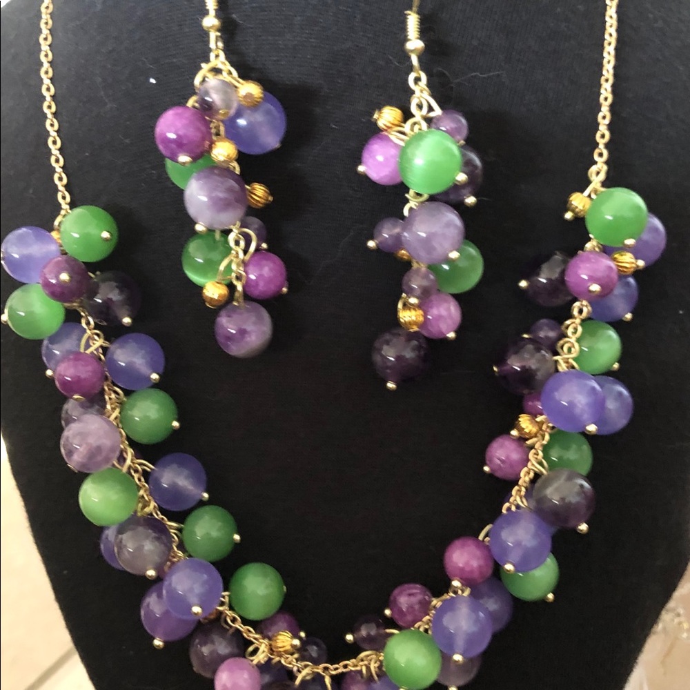 Matching set necklace, earrings and bracelet